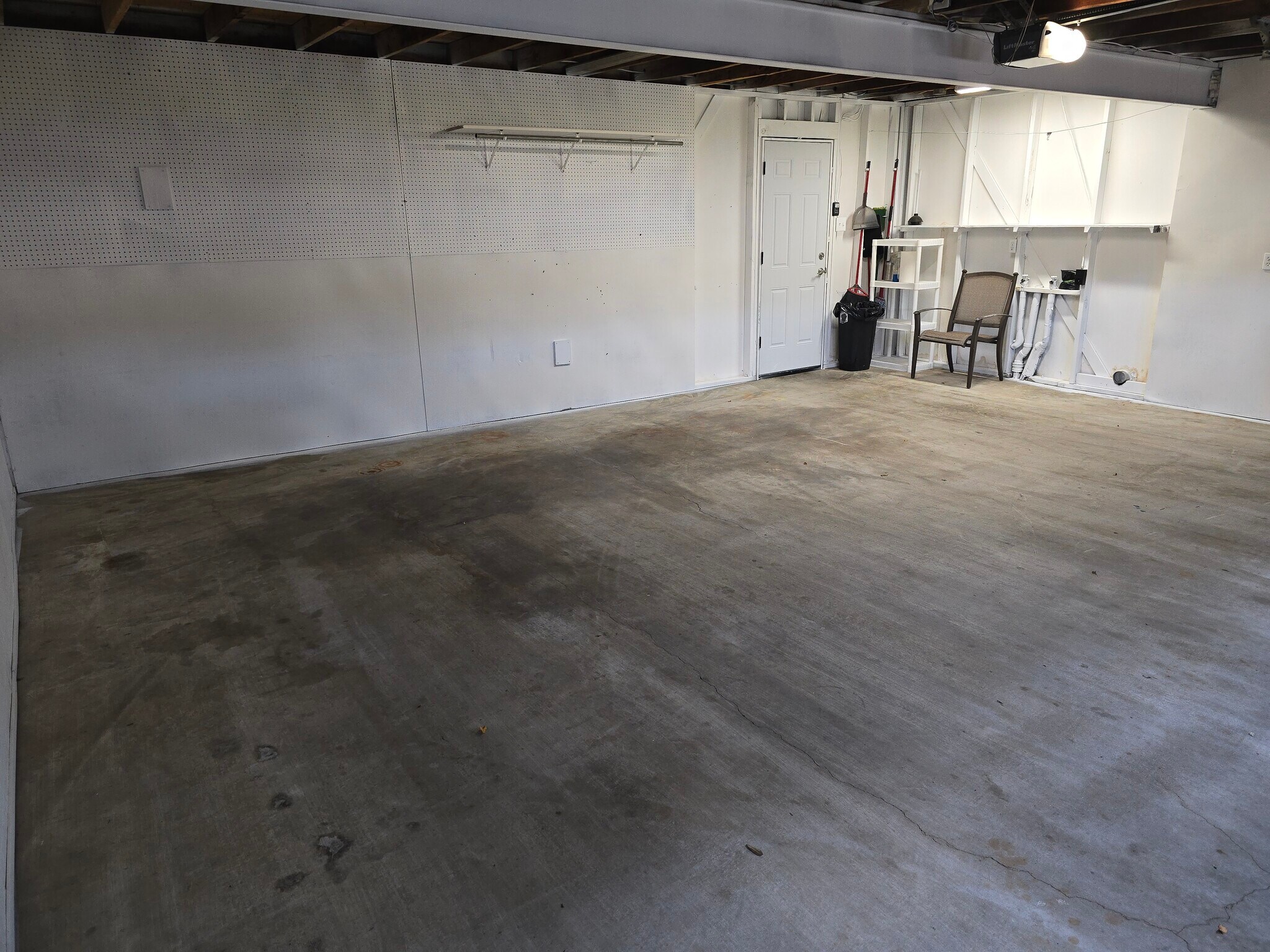 2 car garage - 465 Longmeadow St