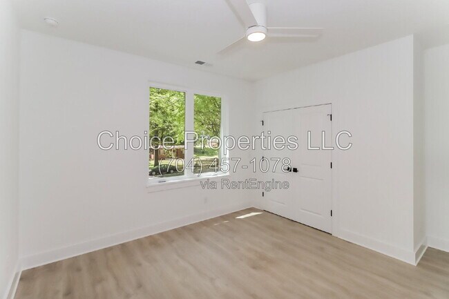Building Photo - 422 Sylvania Ave