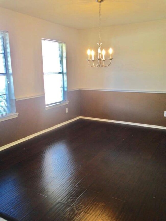 Building Photo - 2529 Artesia Dr
