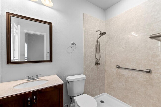 Building Photo - 1207 York Castle Dr