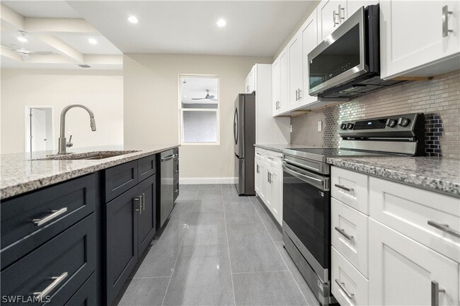 Building Photo - 1043 Albert Ave