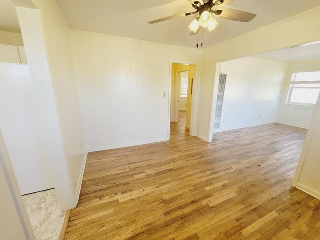 Building Photo - 1307 Elberta Dr