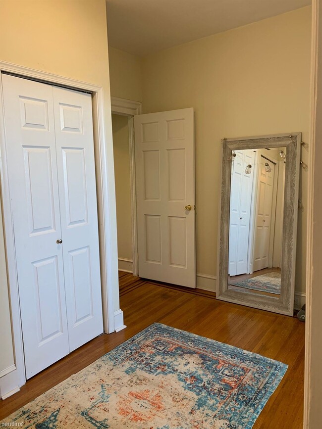 Building Photo - 3 br, 2 bath  - 830 Pine St Apt 5AB