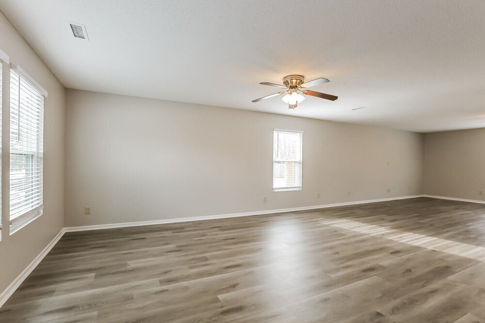 Building Photo - 8158 Retreat Ln