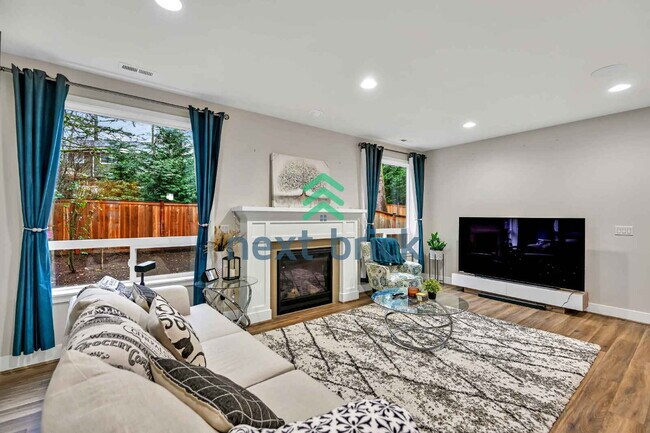 Building Photo - Stunning 4-Bedroom, 3-Bathroom East-Facing Cul-De-Sac Home in Laterra Estates