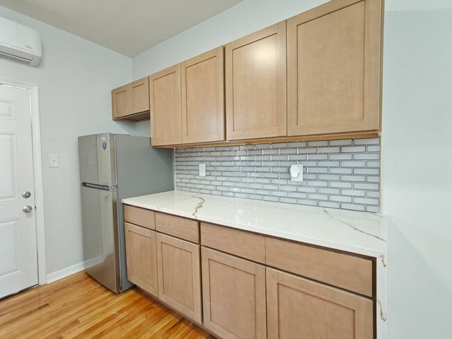 Building Photo - 344 N Redfield St
