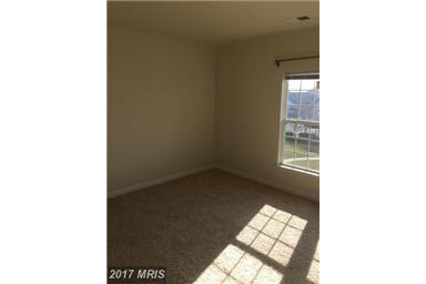 Building Photo - Spacious Condo in Great Location