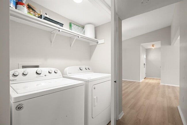 Building Photo - 4159 Steck Ave