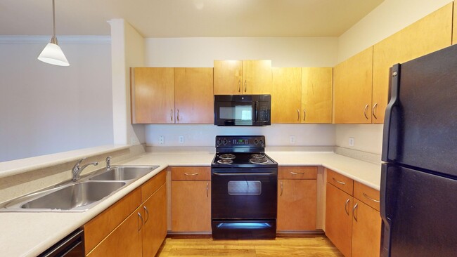 Building Photo - Welcome home to this charming 2-bedroom, 2...