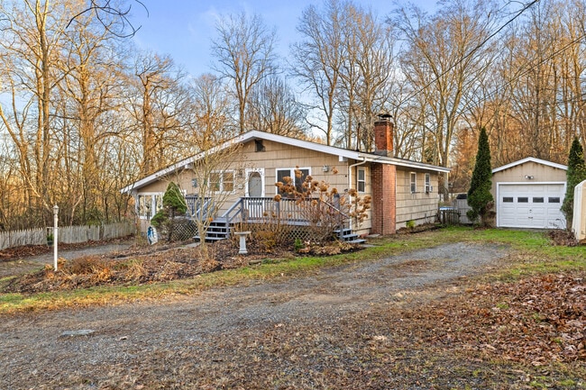 Building Photo - 15 Egypt Ln