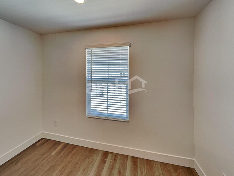 Building Photo - 9564 E Harkes Dr