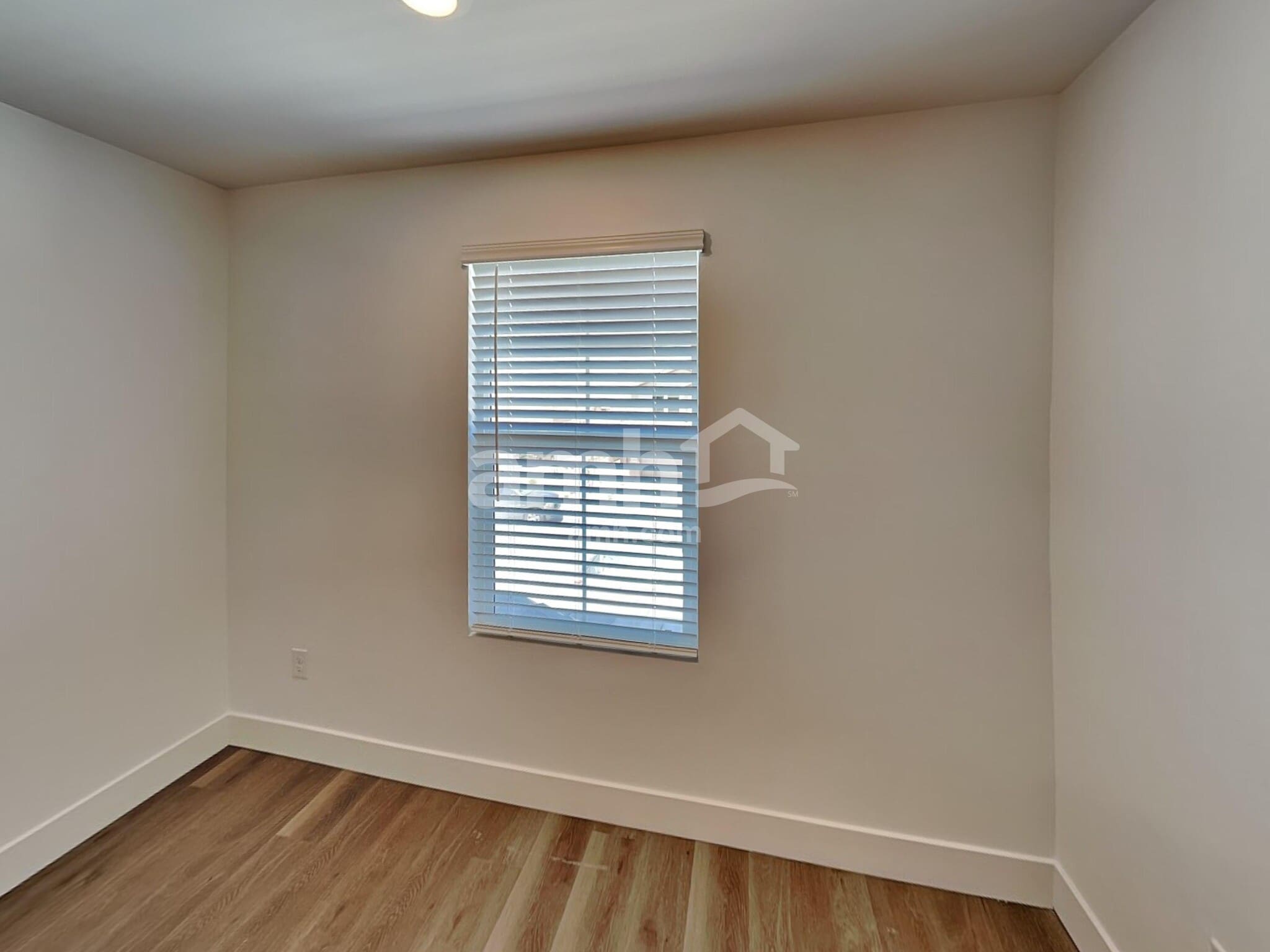 Building Photo - 9500 Harkes Dr