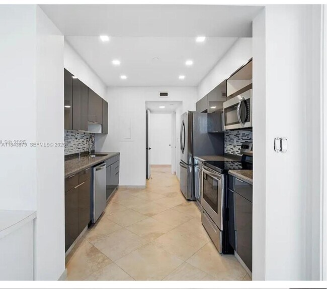 Building Photo - 19355 Turnberry Way