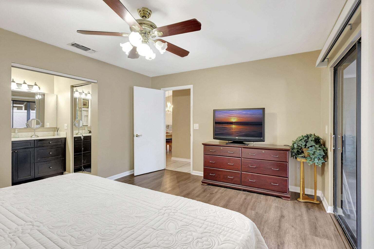 Building Photo - 602 Lakewood Dr