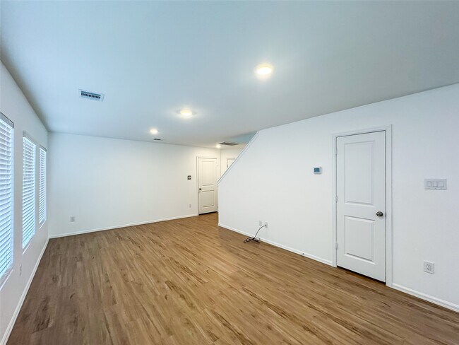 Building Photo - 26806 Jasmine Breeze Dr