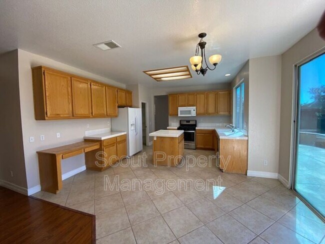 Building Photo - 29403 Via Espada
