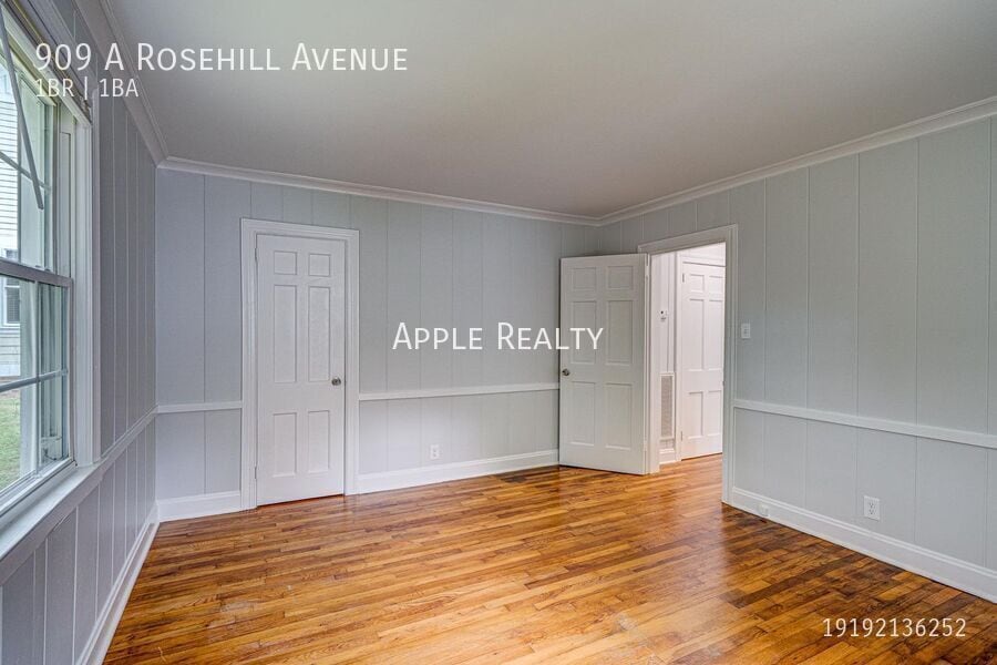 Building Photo - 909 Rosehill Ave