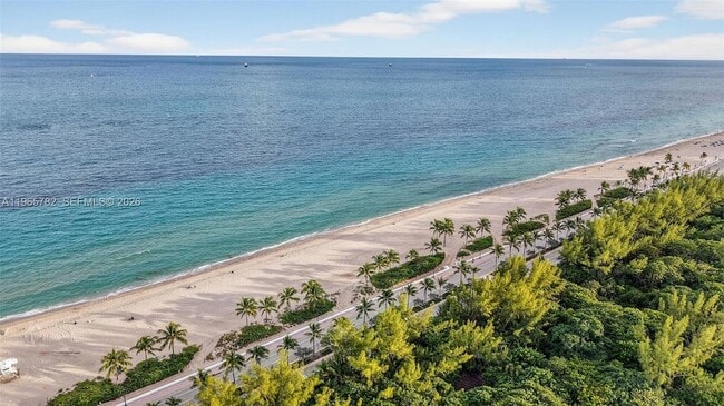 Building Photo - 3000 E Sunrise Blvd