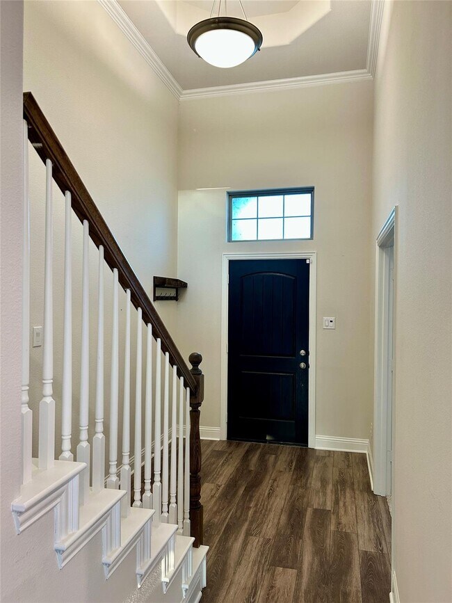 Building Photo - 541 Firethorn Dr