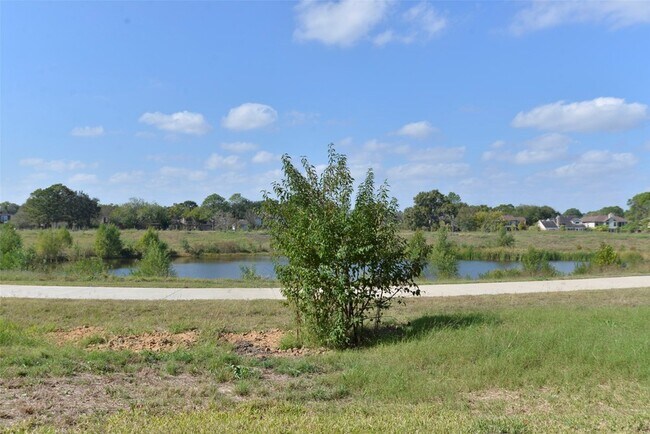 Building Photo - 15322 Torry Pines Rd