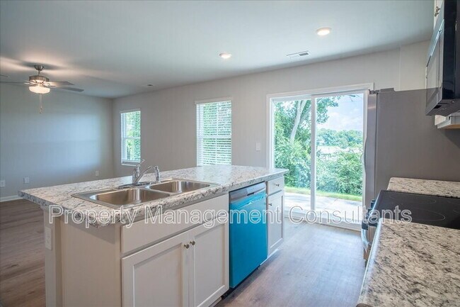 Building Photo - 4151 Hudson Ct SW