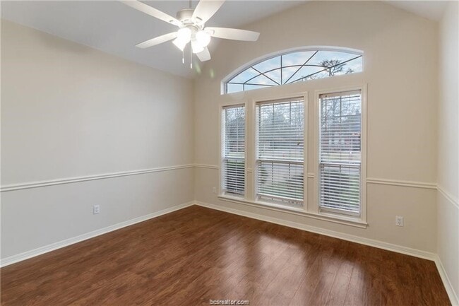 Building Photo - 4709 Shoal Creek Dr