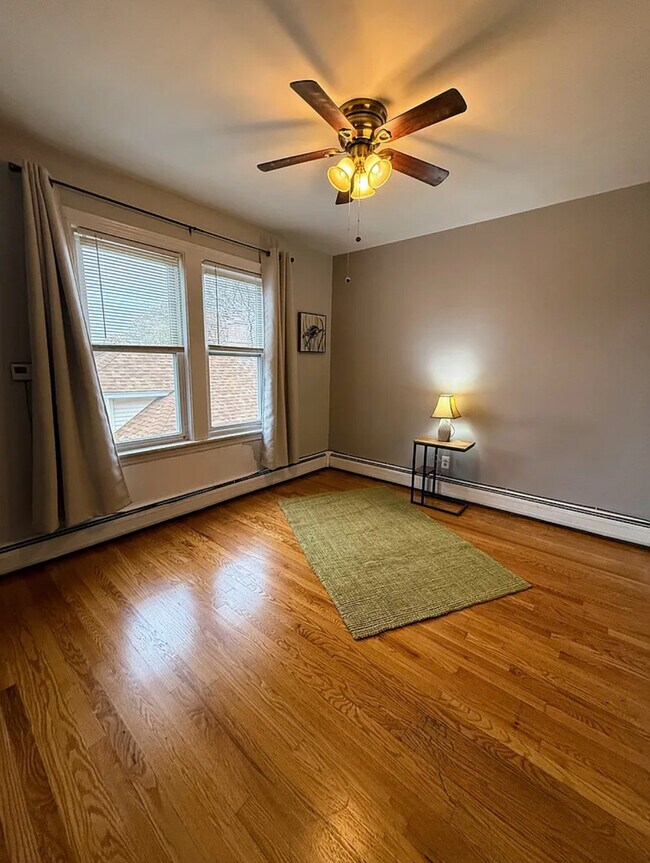 Building Photo - 6010 W Seminole St