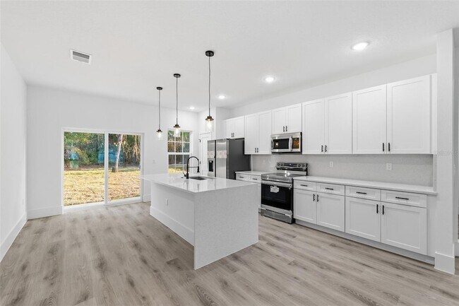 Building Photo - 7047 N Lime Dr