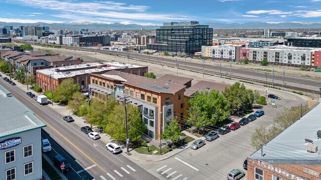 Building Photo - Top Level Condo in the Fire Clay Lofts in ...