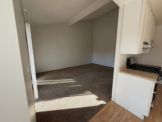 Building Photo - LA VETA MONTEREY COMPLEX ORANGE - 2 BEDROOM 2 BATH  $2,575