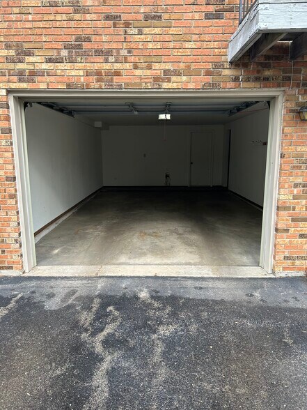 Building Photo - 5577 Whispering Way