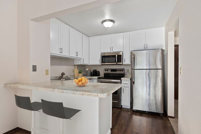 Building Photo - 3 Bedroom 2 Bath Townhome in Appleton