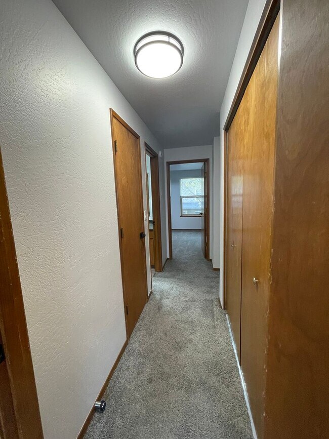 Building Photo - 132 Van Ness Ave