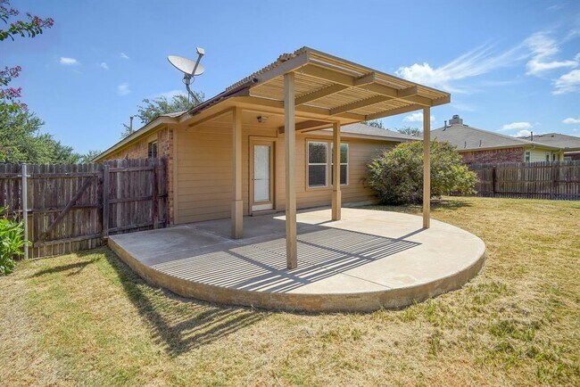 Building Photo - 208 Wildcat Dr