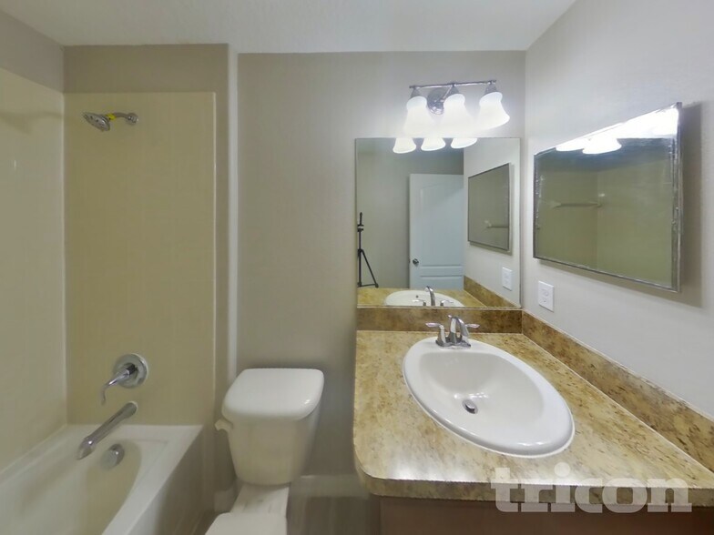 Building Photo - 12522 Cricklewood Dr