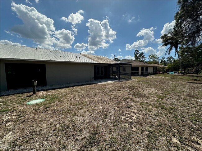 Building Photo - 9161 Seville Rd