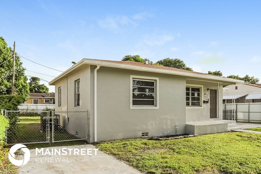 Building Photo - 2910 NW 70th Terrace
