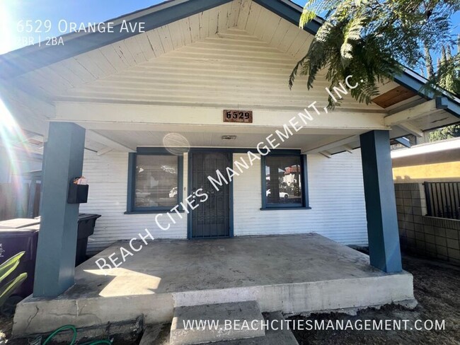 Building Photo - Large 2 Bedroom Home In North Long Beach