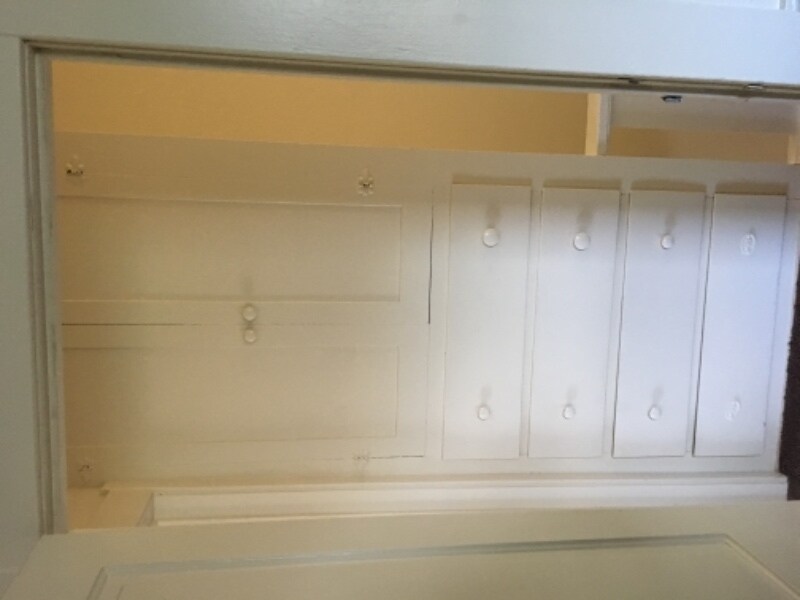 Building Photo - 343 N Grove St