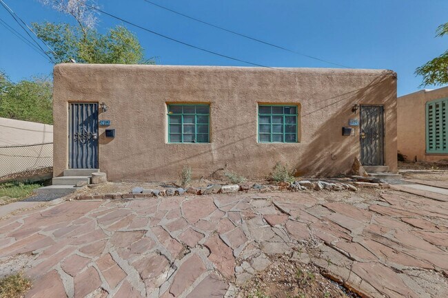Building Photo - 1409-1409 Hazeldine Ave SE