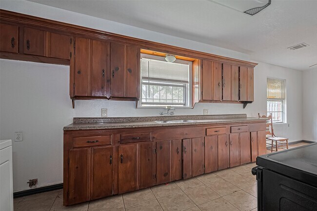 Building Photo - 423 Gammon Dr