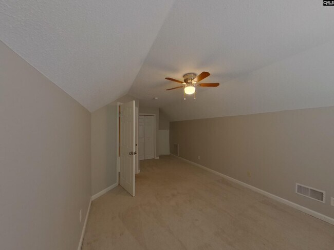 Building Photo - 207 Lockleven Dr