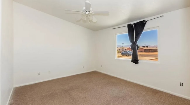 Building Photo - 3 BEDROOM APPLE VALLEY HOME