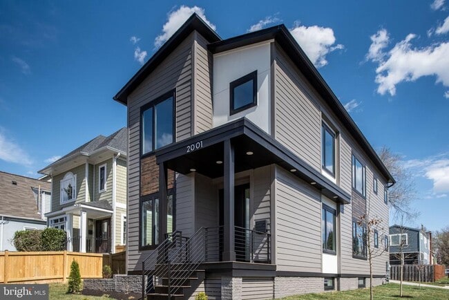 Building Photo - 2001 N George Mason Dr