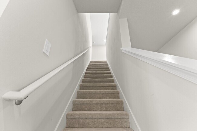 Building Photo - 12291 SW Forli Wy