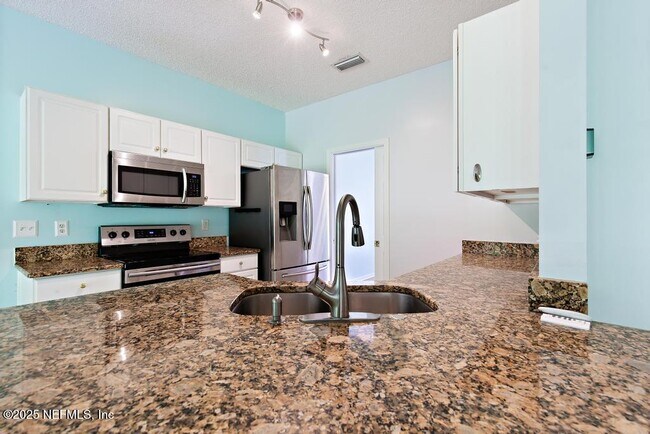 Building Photo - 13480 Gallant Fox Cir W