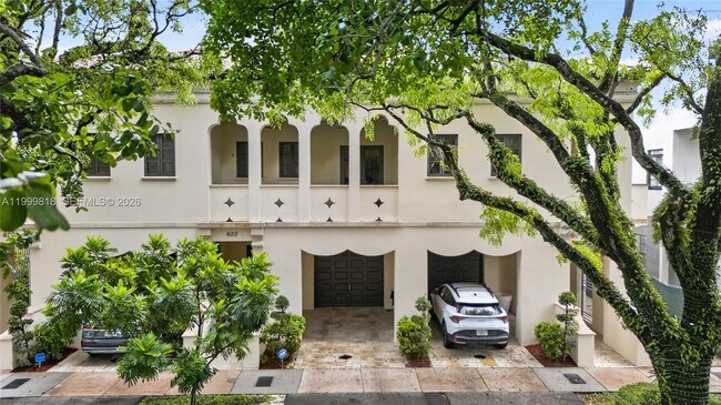 Building Photo - 622 Malaga Ave