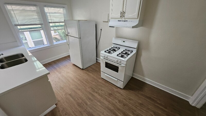 Building Photo - 427-431 Normandie Ave