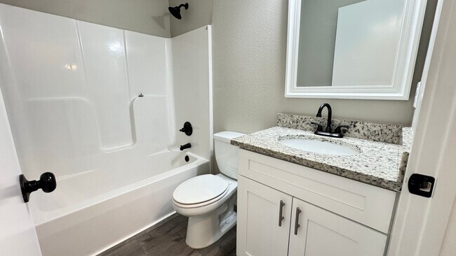 Building Photo - BRAND NEW, STUNNING 3 Bedroom, 2 Bathroom Home in Sebring!!
