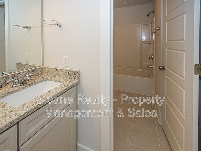 Building Photo - 2874 Stonestown Dr